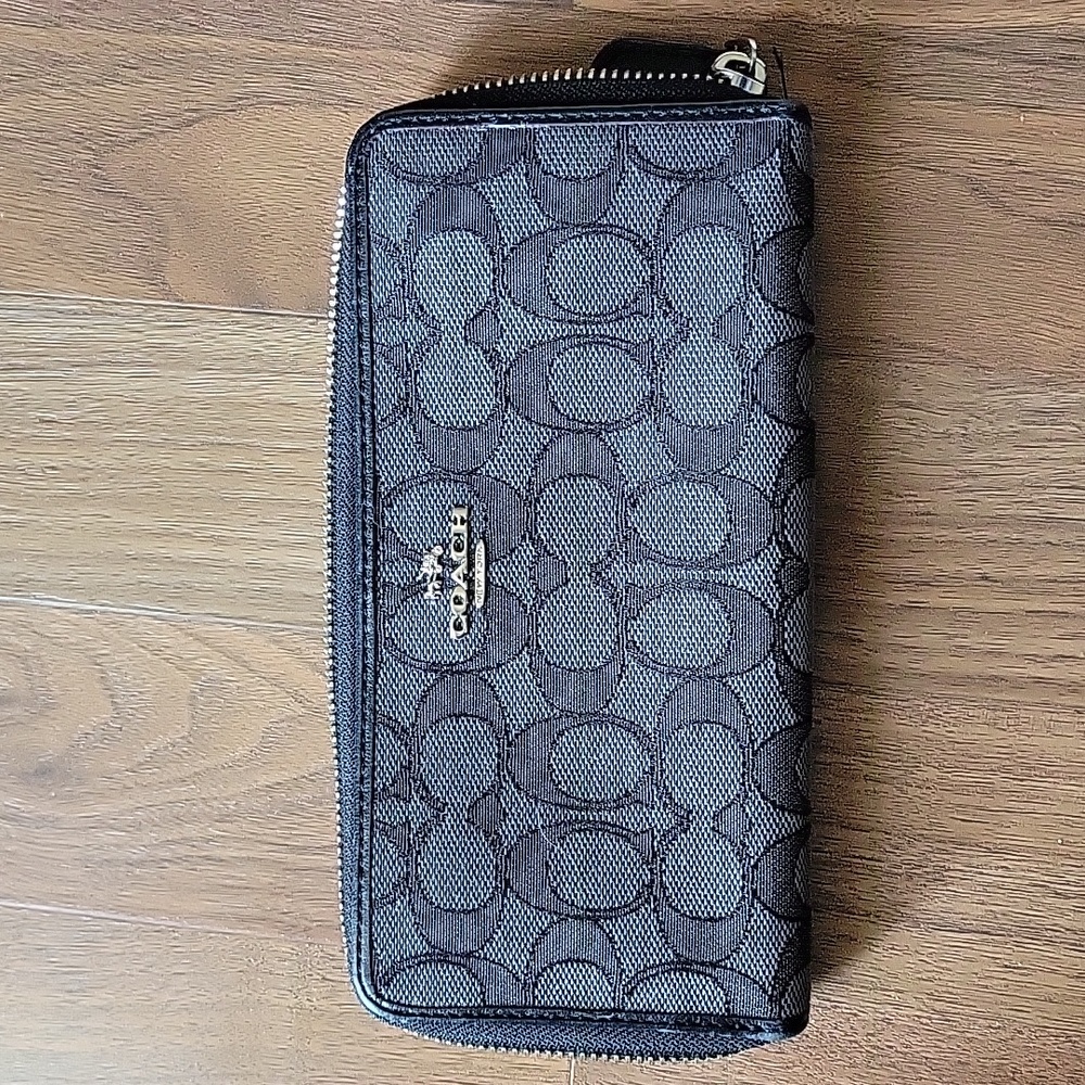 Coach wallet, gray/black